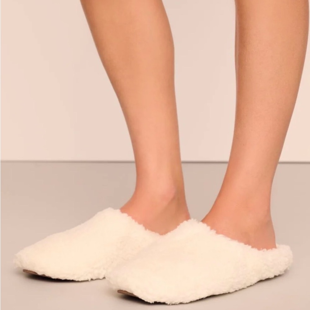 NWT - Eberjey -  Cream Faux-Sherpa Slip-On Women’s Slippers